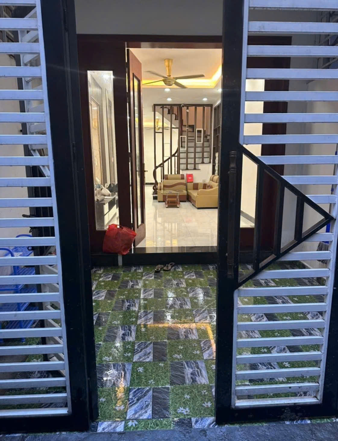 Cho thuê nhà nguyên căn ở gia đình ngõ Gốc Đề, 4 tầng x 60m2, 4 ngủ, 15 Triệu - Ảnh chính